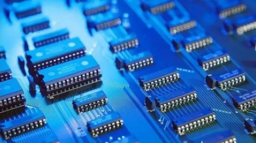 行业低迷 存储器厂相继调整步伐