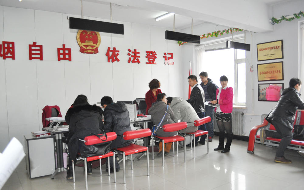 离婚的人太多,民政局单开一窗口:别吓着结婚的人!