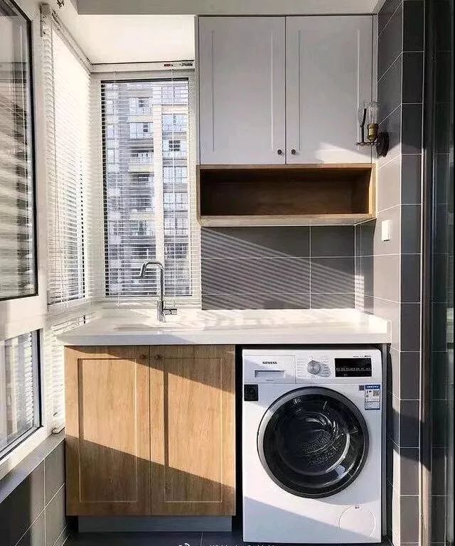 洗衣机柜的水电预留位置