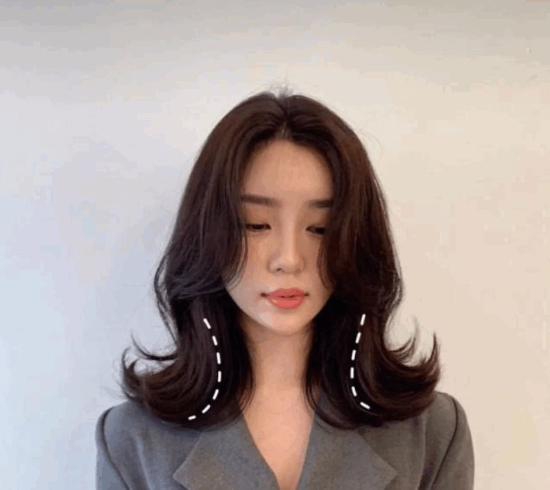 2019年"懒人烫"火了,中长发女生可以作参考!