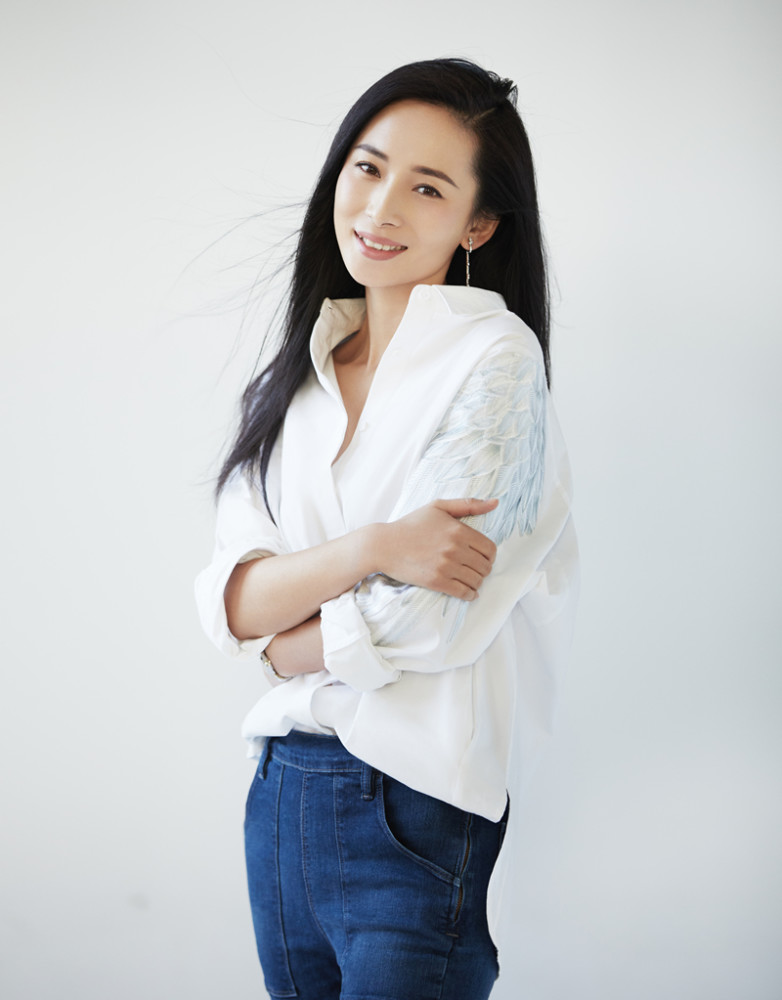《启航》主演徐筠曝光最新写真 戏内戏外尽显优雅风采