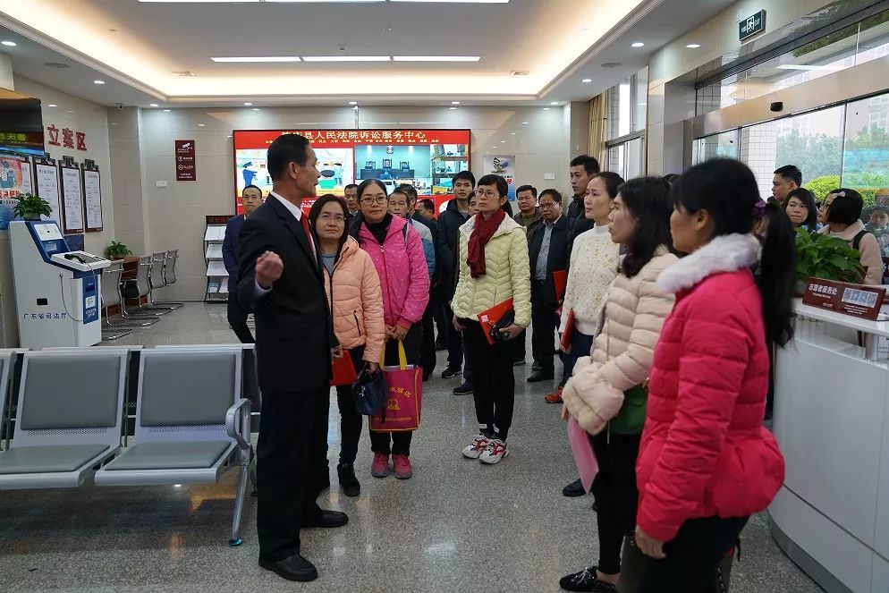 德庆法院举行人民陪审员就职宣誓仪式暨任职培训活动 看点快报