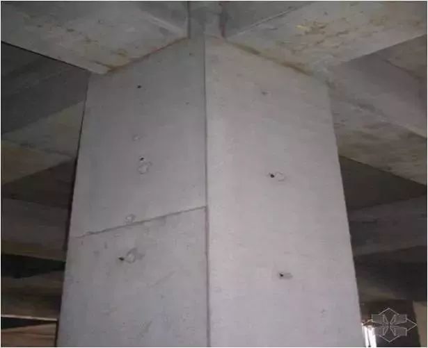混凝土柱养护及成品保护