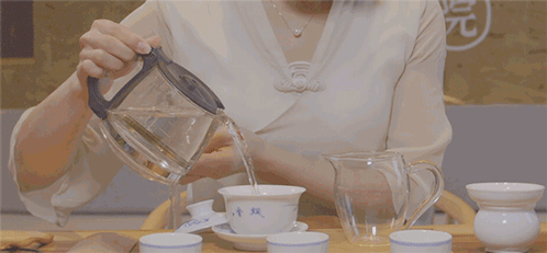 如果不懂这些泡茶礼仪,动作再优雅,也算没入门