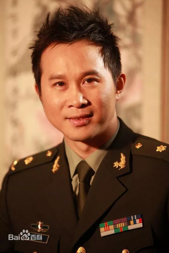 国家一级演员,中国煤矿文工团副团长,演唱多首脍炙人口的歌曲.