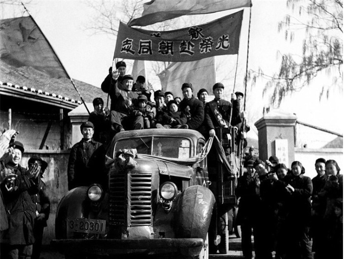 从民国走进新中国:贫穷而有激情的二十世纪50年代