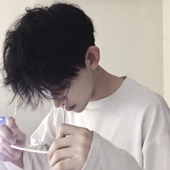 据说"网恋"小姐姐喜欢这种男生头像?快换上,甜甜的恋爱轮到你