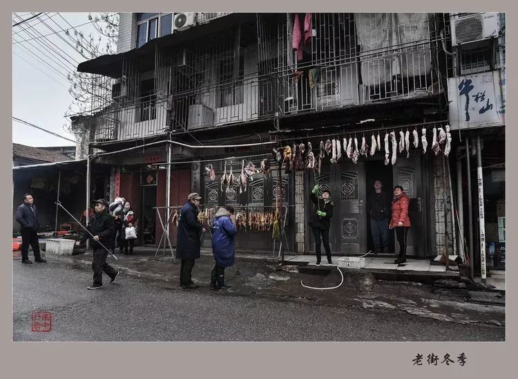 新旧交融,免不了阵痛 比如说,老岳阳的味道正逐渐消逝 但岳阳人,依然