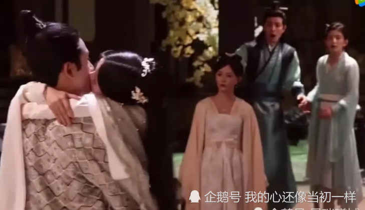 鞠婧祎与张哲瀚拍摄吻戏,连吻5次才成功,有谁注意到他