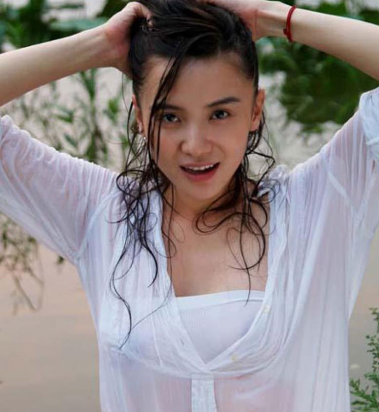 对于忘穿"内在美"的宋佳,看到照片后,摄影师:快来速效