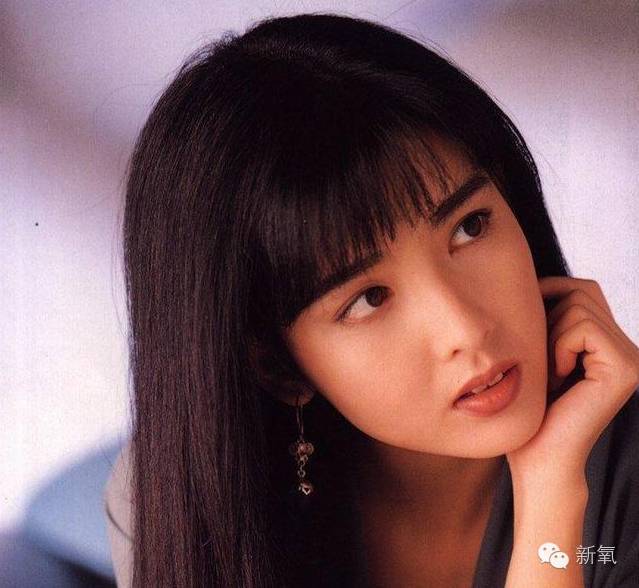 痛苦,笑起来丑10倍的女星不止杨幂刘亦菲.