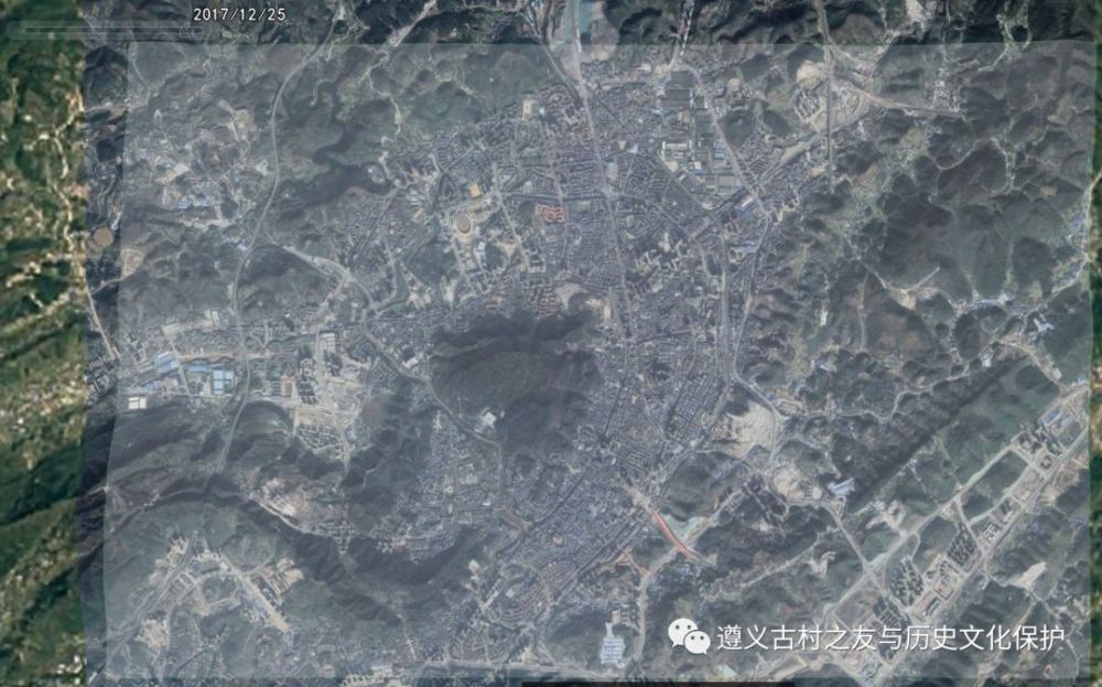 发现遵义中心城区最早可查的卫星图是2006年,刚好是当年高考离开遵义