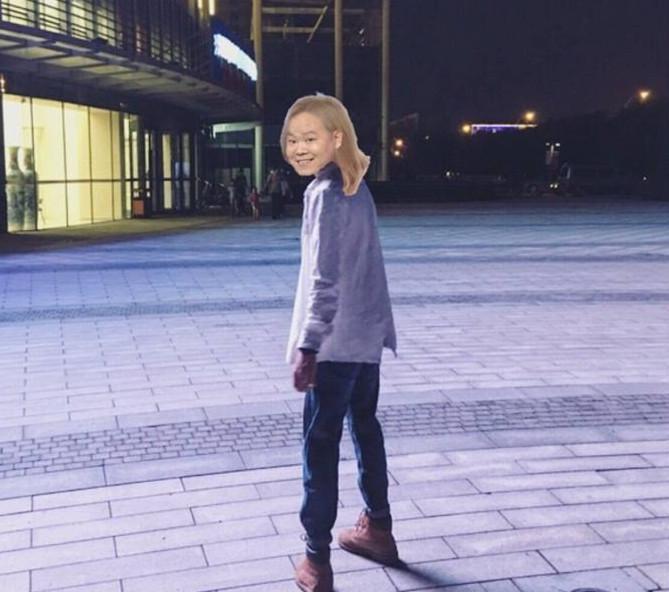 岳云鹏粉丝突破千万反悔发骚照 结果被网友玩