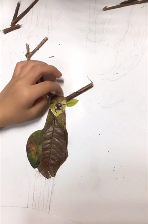 小学生逆天树叶手工:鹿在风起时,网友:这根本就是艺术品!
