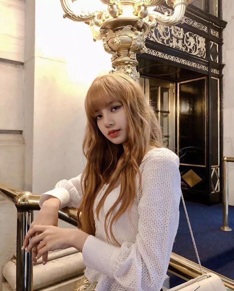 lisa,blackpink,粉丝,王嘉尔,发色,混血