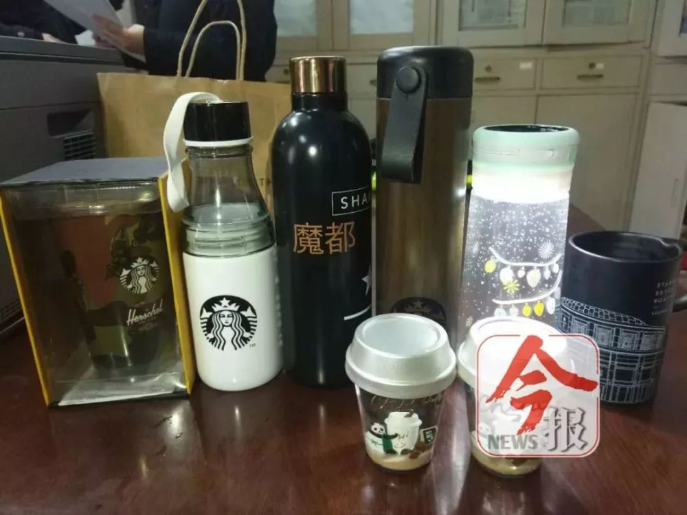 直到被公安机关控制,两人共在市区6家星巴克门店内,盗取涉案金额达