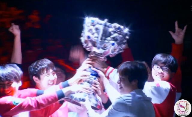 Faker加冕三冠王成为LOL第一人 身价要翻倍?