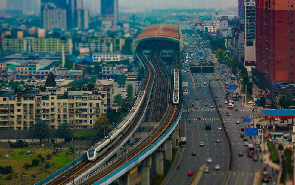 成都地铁二号线犀浦站,全国首例动车,地铁同站台换乘