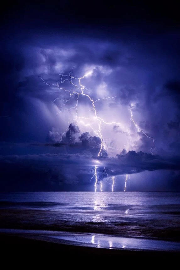 下雨天的雷电要如何拍摄?这篇文章告诉你