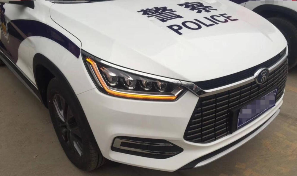 比亚迪宋霸气上线,网友:上路谁