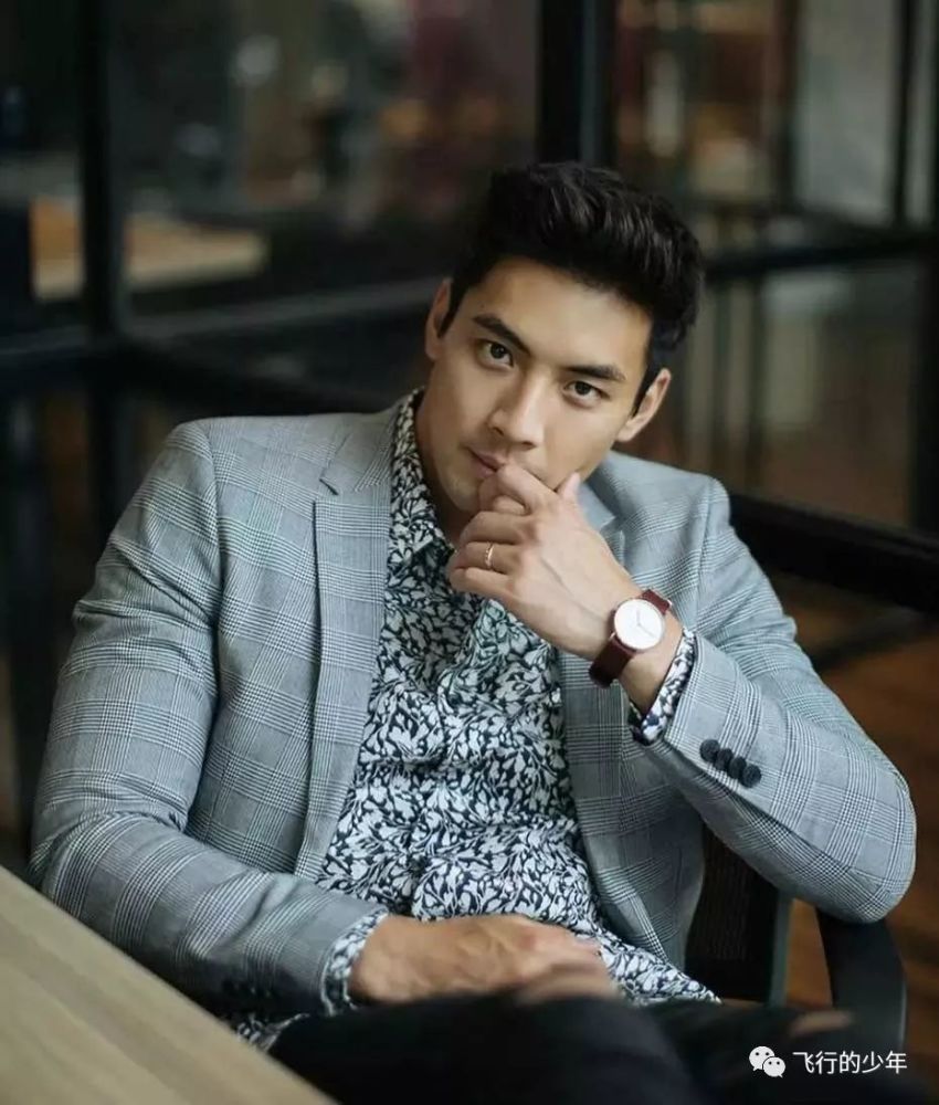 亚裔武打替身汗流浃背,让人刷新对亚洲男人的认知