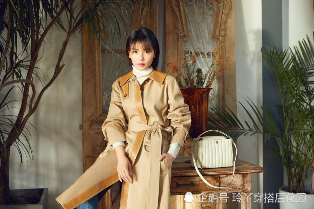 刘涛换造型师了?衣服穿对脸小了一大圈!真高明