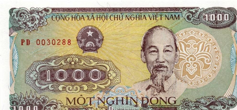 我国游客到越南吃饭,结账时掏出1000元,越南老板愣了