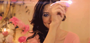 你喜欢五仁月饼, 而她却只爱葱油饼; 不要过多的失望和沮丧, 你需要