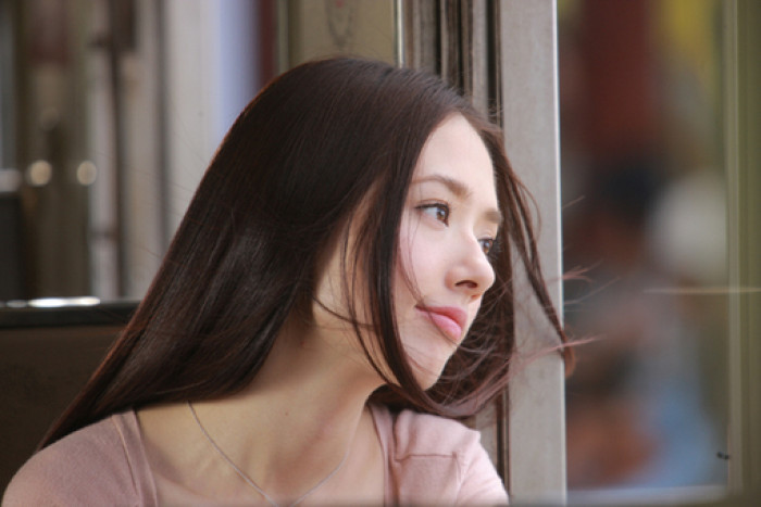 郭碧婷气质高级又甜美,保温杯成为了焦点!