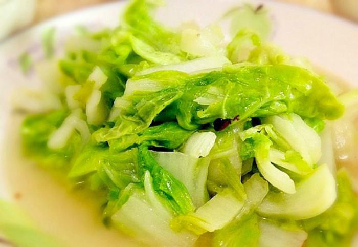 清炒白菜有诀窍,别直接下油锅,多加这步,白菜又香又脆