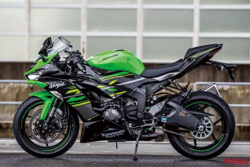 600cc仿赛大pk,川崎ninja zx-6r对战雅马哈yzf-r6