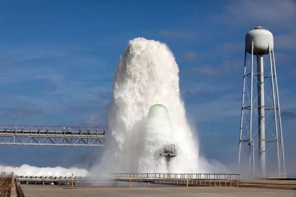 火箭喷水?nasa测试sls火箭主油箱和淋雨系统