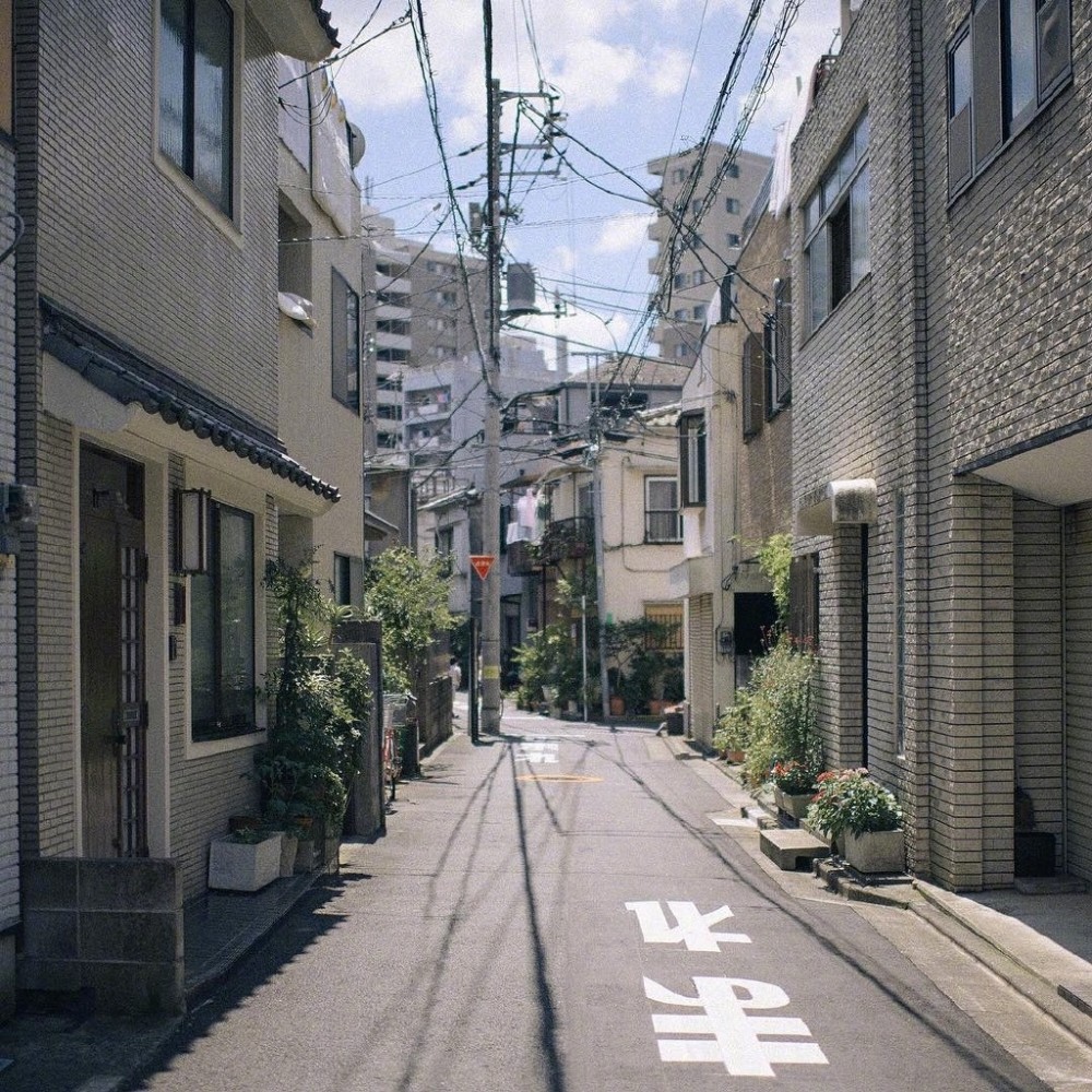 安静的东京街头,像动漫里一样的场景