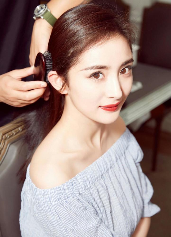继李溪芮后,杨幂工作室又一艺人解约,并指责杨幂