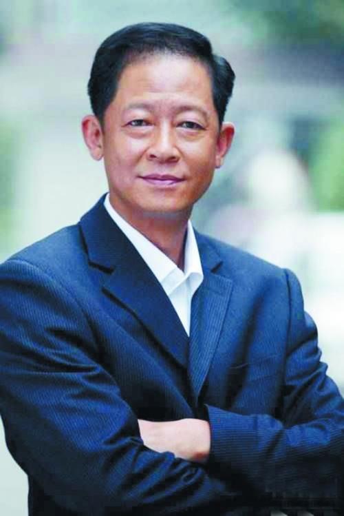 改革开放十佳男演员榜单!陈宝国梁家辉遗憾落榜,王宝强吴京上榜