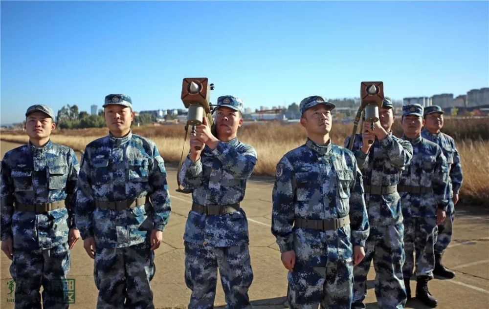 南部战区空军地空导弹某旅评选年度"十大强军标兵"