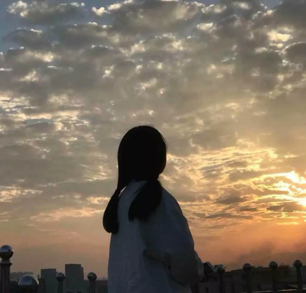 颓废 失恋 女头:其实我就想闹一下,可他转身就走