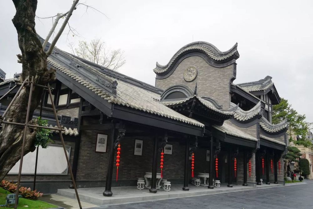 大都轻描淡写 但天生丽质难自弃 一样让人惊艳 就像香洲埠的川派建筑