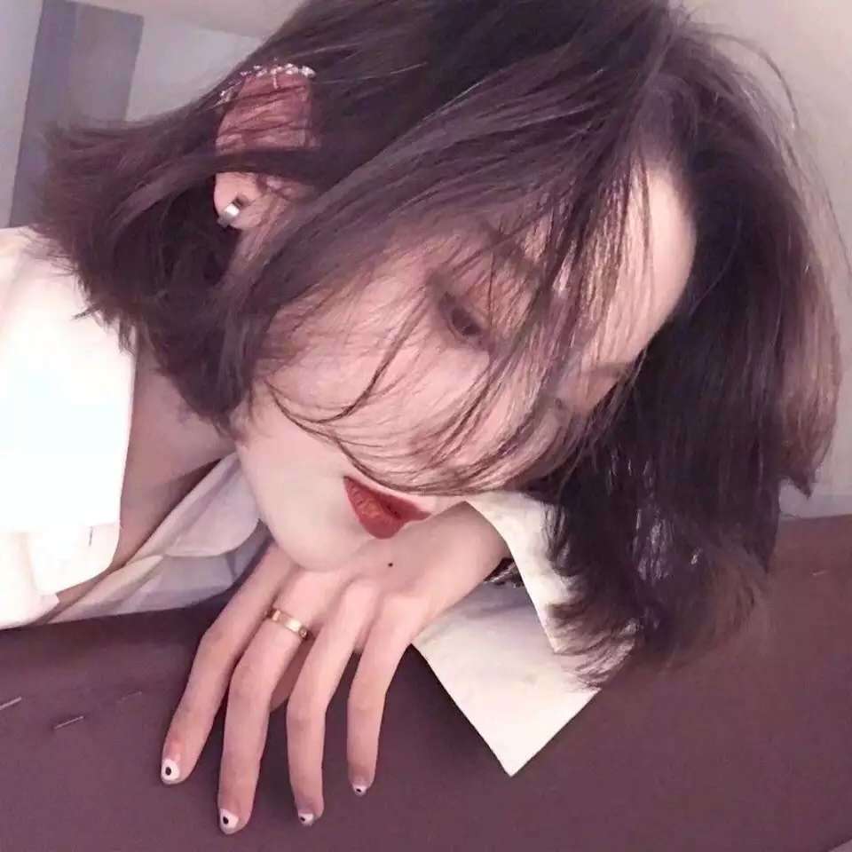 ins·超仙气·女生头像:喜欢你,绕八条街都是偶遇
