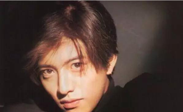 木村拓哉作为日本第一的偶像,可以说被整个亚洲的观众所喜欢,年轻时候