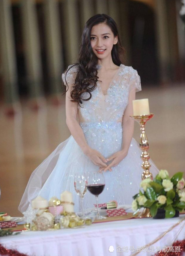 杨颖:穿裙子太冷,助理:里面穿个运动裤,结果惊艳全场!