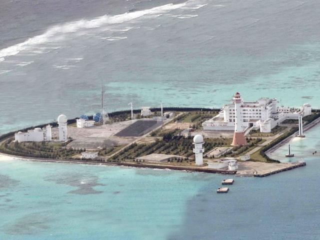 南沙群岛最早修建的人工岛,如今成为一座海上小城镇