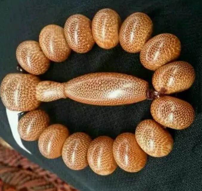 看看这些盘了几十年的竹子,包浆看起来就像玉石的呈色