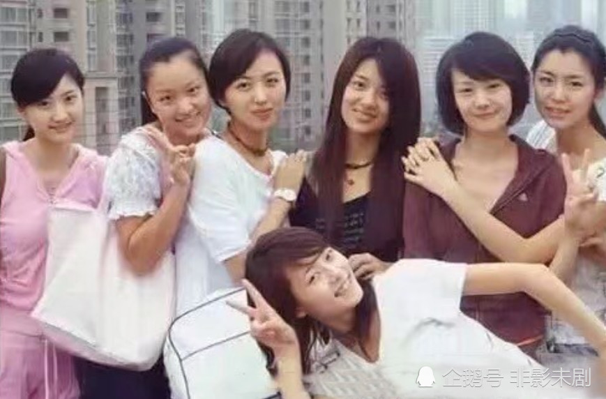 看到郑爽的学生照,终于相信学生时代没人追了,瞬间震慑网友!