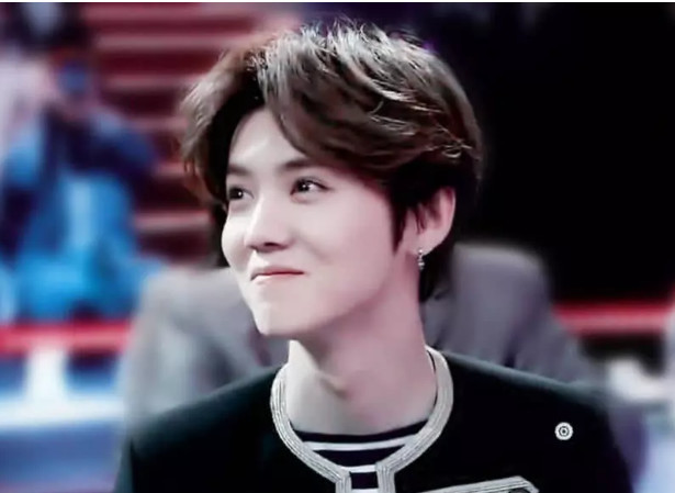 鹿晗关晓彤婚礼上放的歌,火遍抖音作为结婚誓