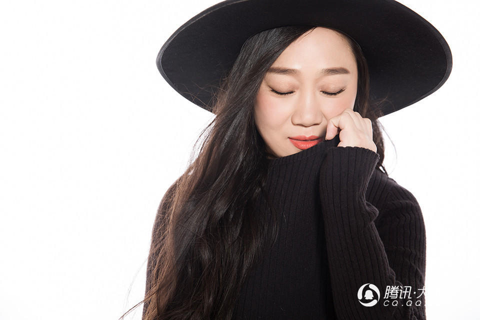 神奇！清洁工阿姨们拍写真 1秒变身摩登女郎(图)