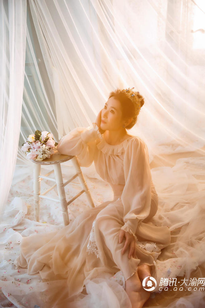 神奇！清洁工阿姨们拍写真 1秒变身摩登女郎(图)