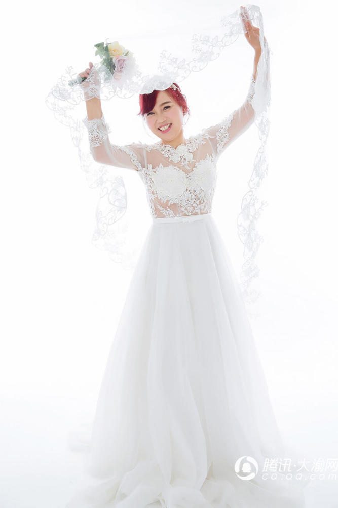 神奇！清洁工阿姨们拍写真 1秒变身摩登女郎(图)