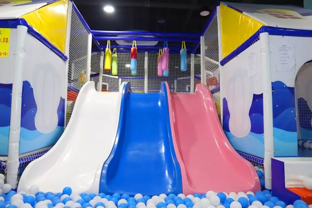 永远玩不腻的滑滑梯,小朋友们开始了就停不下来