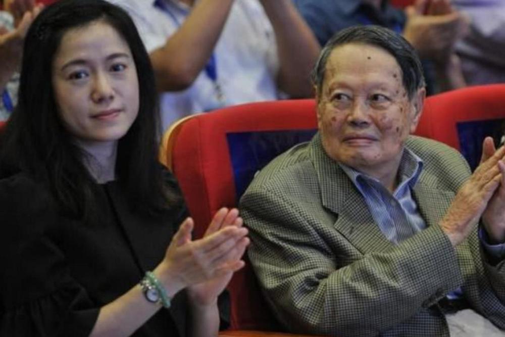 翁帆曾经好美!与香港人离婚后嫁给96岁杨振宁